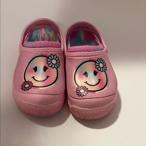 Pink clog slides‎ in a girls size 12, with pastel swirl in sole and nonslip.